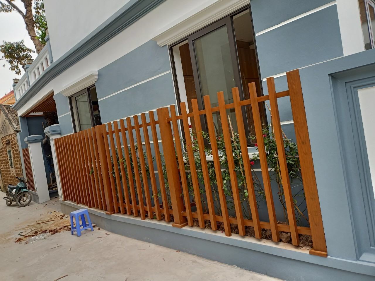 Thanh lam gỗ nhựa composite làm hàng rào