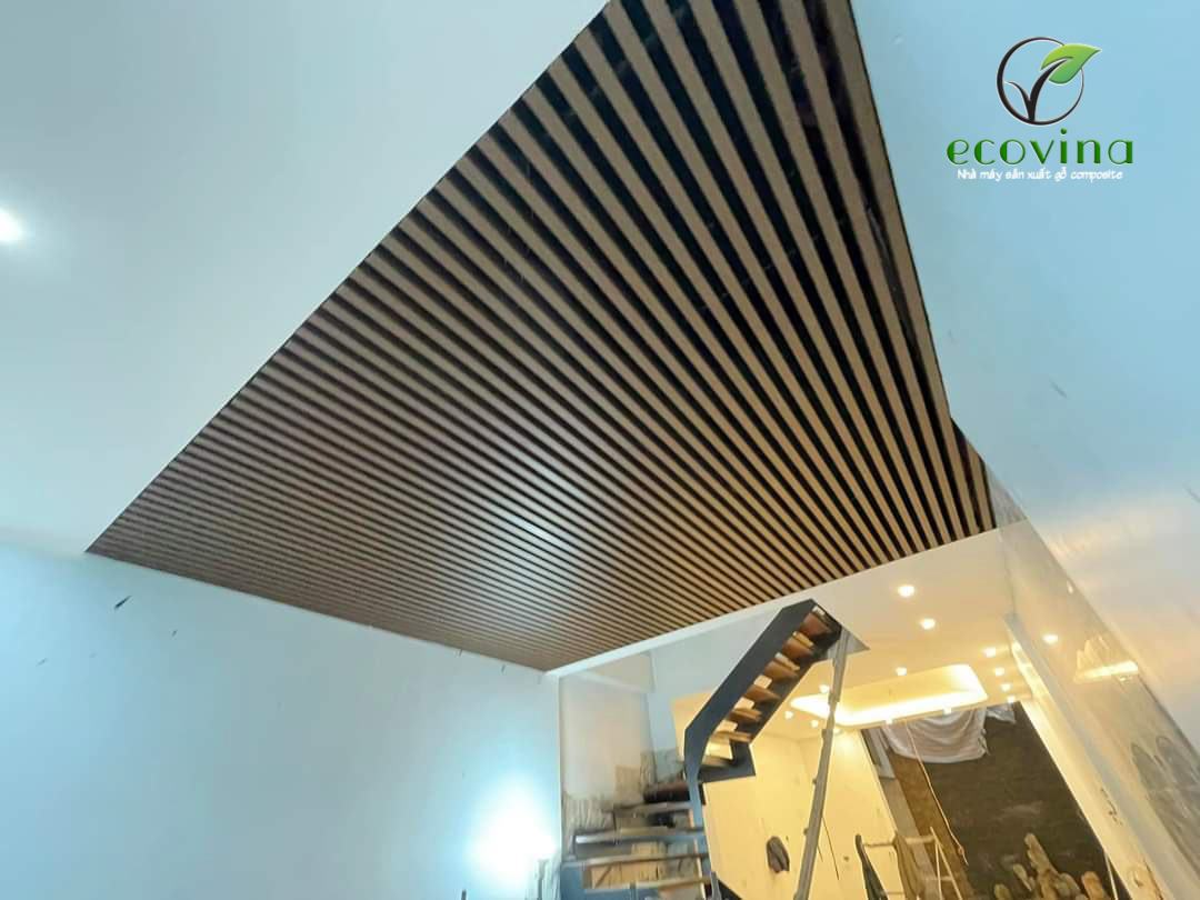 Thi công Ốp trần gỗ nhựa - lam sóng gỗ nhựa ốp trần Ecovina