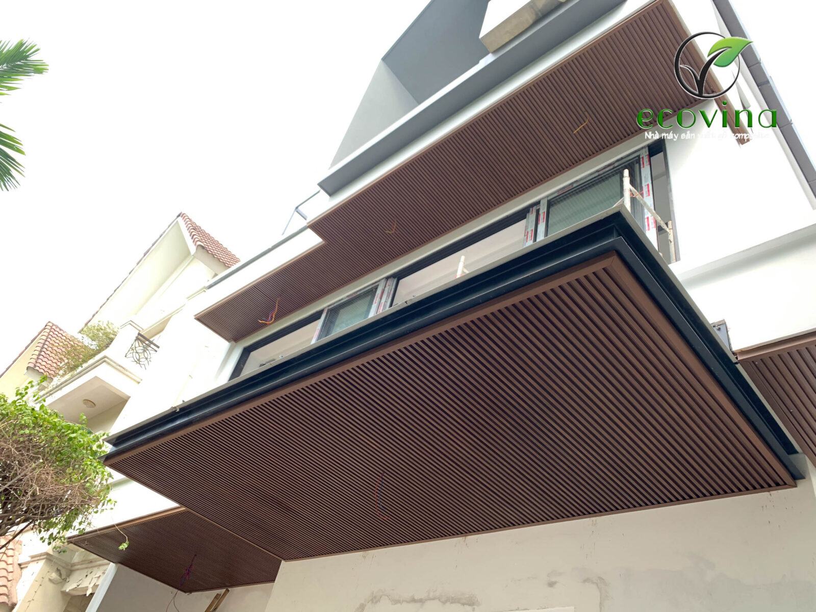 Lam chắn nắng gỗ thanh thẳng