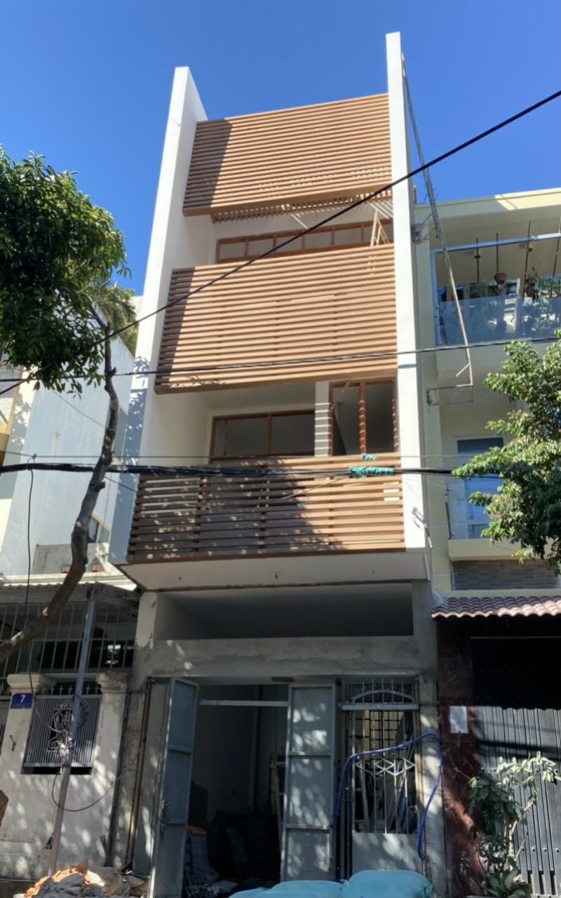 Lam che nắng ban công