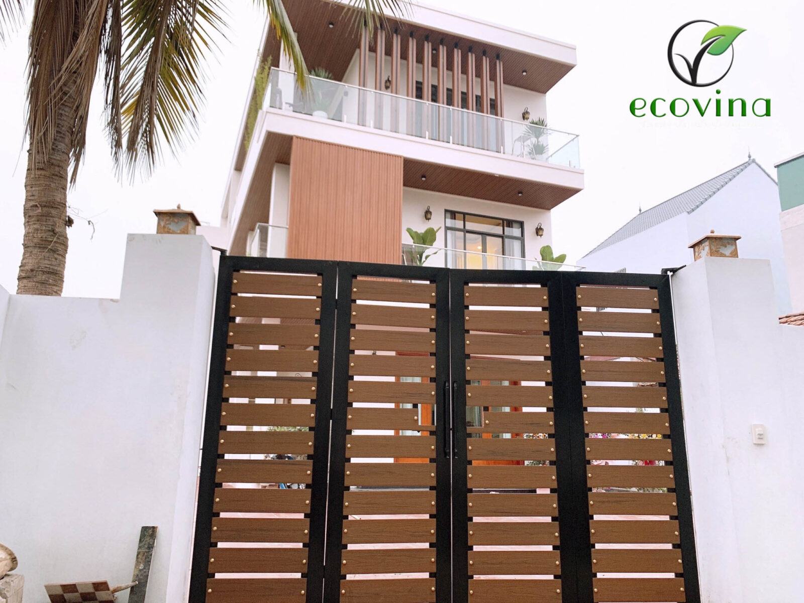 Một số mẫu cổng đẹp từ gỗ nhựa Composite