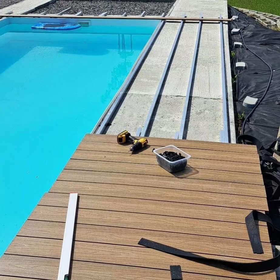 Gỗ nhựa ngoài trời là gì? Báo giá Giá lam nhựa giả gỗ, sàn gỗ