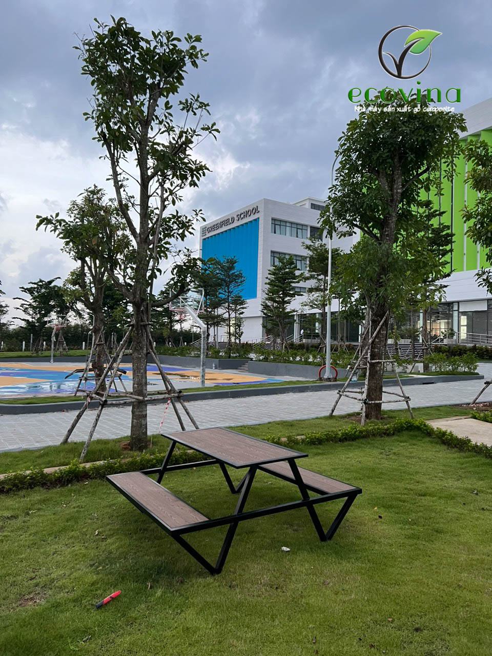 Bàn ghế gỗ nhựa ngoài trời Ecovina