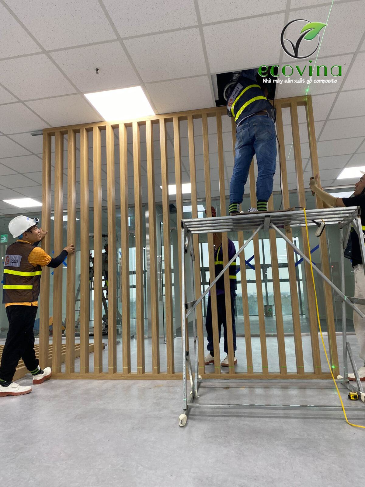 thi công lam nhựa giả gỗ