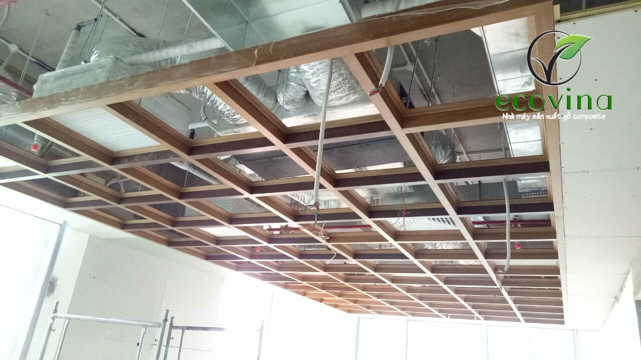 Trần nan gỗ nhựa là gì?