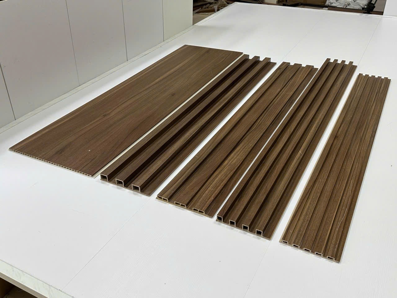 Tấm ốp lam sóng nhựa giả gỗ ngoài trời Ecovina phủ asa, nano bền đẹp