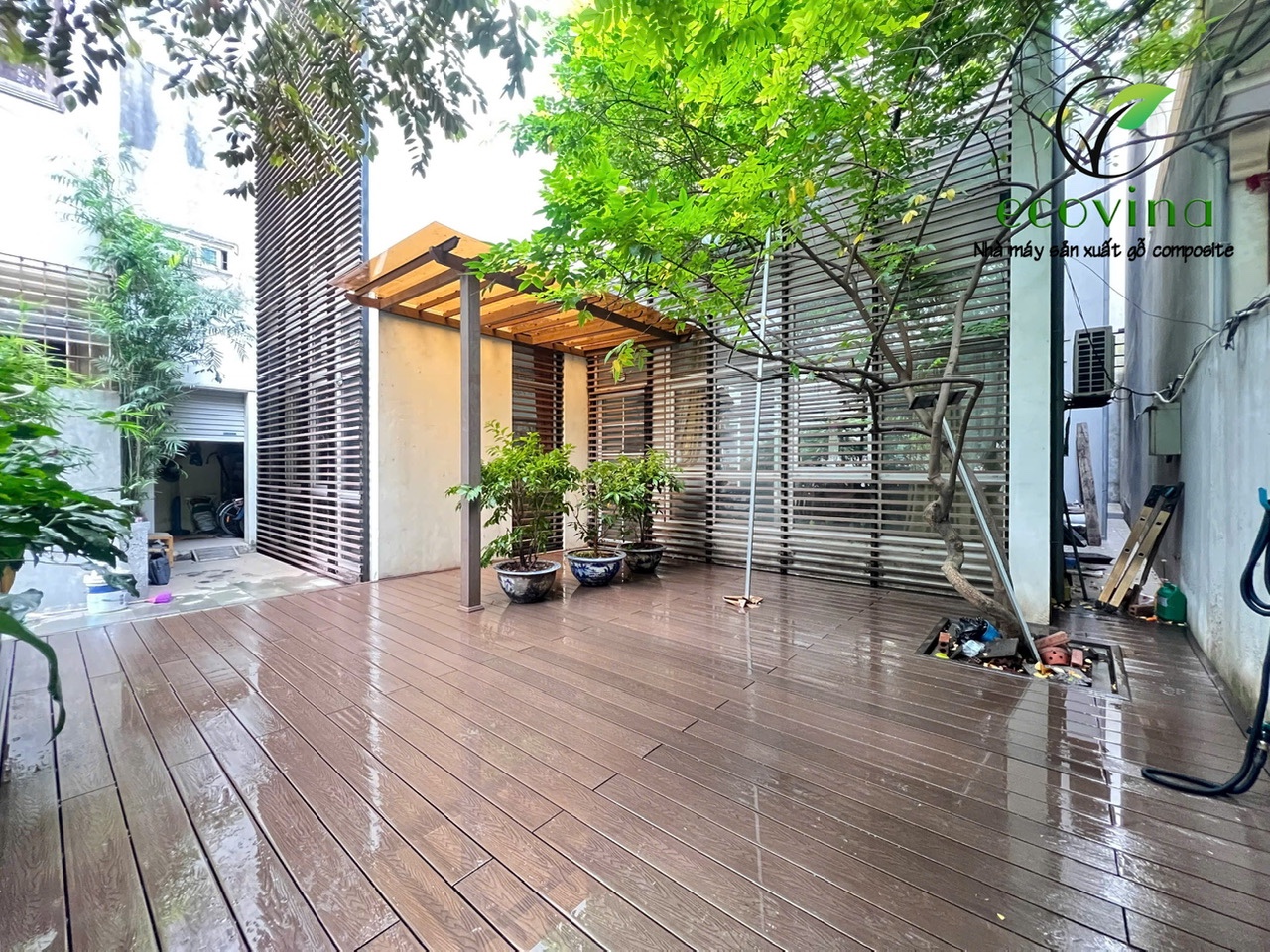 Thi công Sàn gỗ ngoài trời 140T25 3d, Giàn hoa asa lam che nắng  Ecovina 42x32 tại Hà Nội
