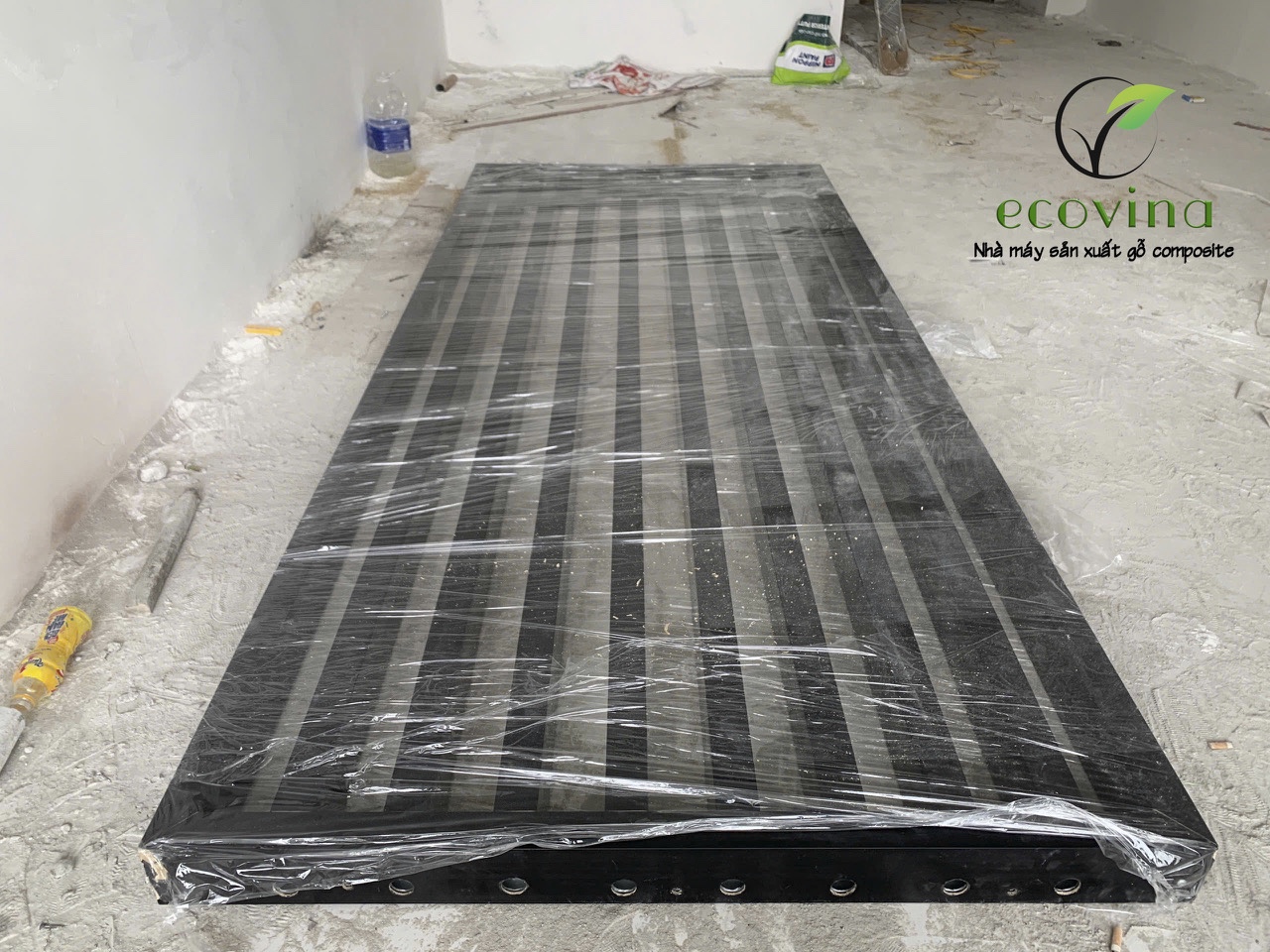 Lam đứng gỗ nhựa mã EW100T50A phủ asa cao cấp