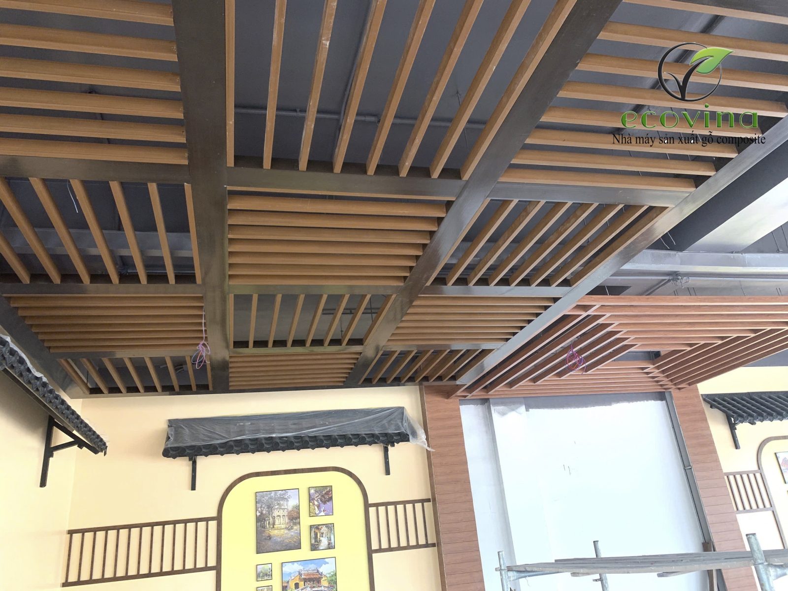 Báo giá lam giả gỗ ốp tường và thi công trọn gói mới nhất