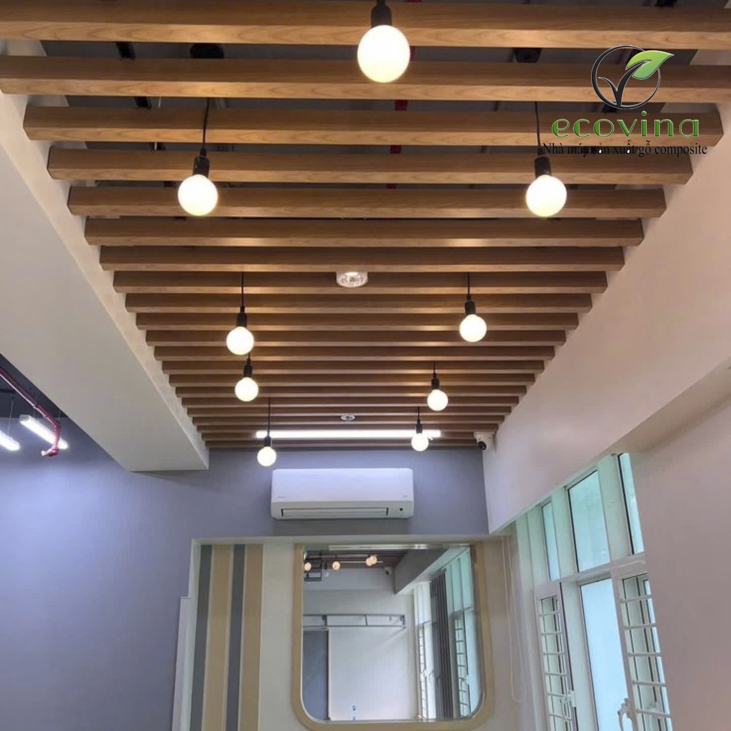Trần nan gỗ nhựa là gì?