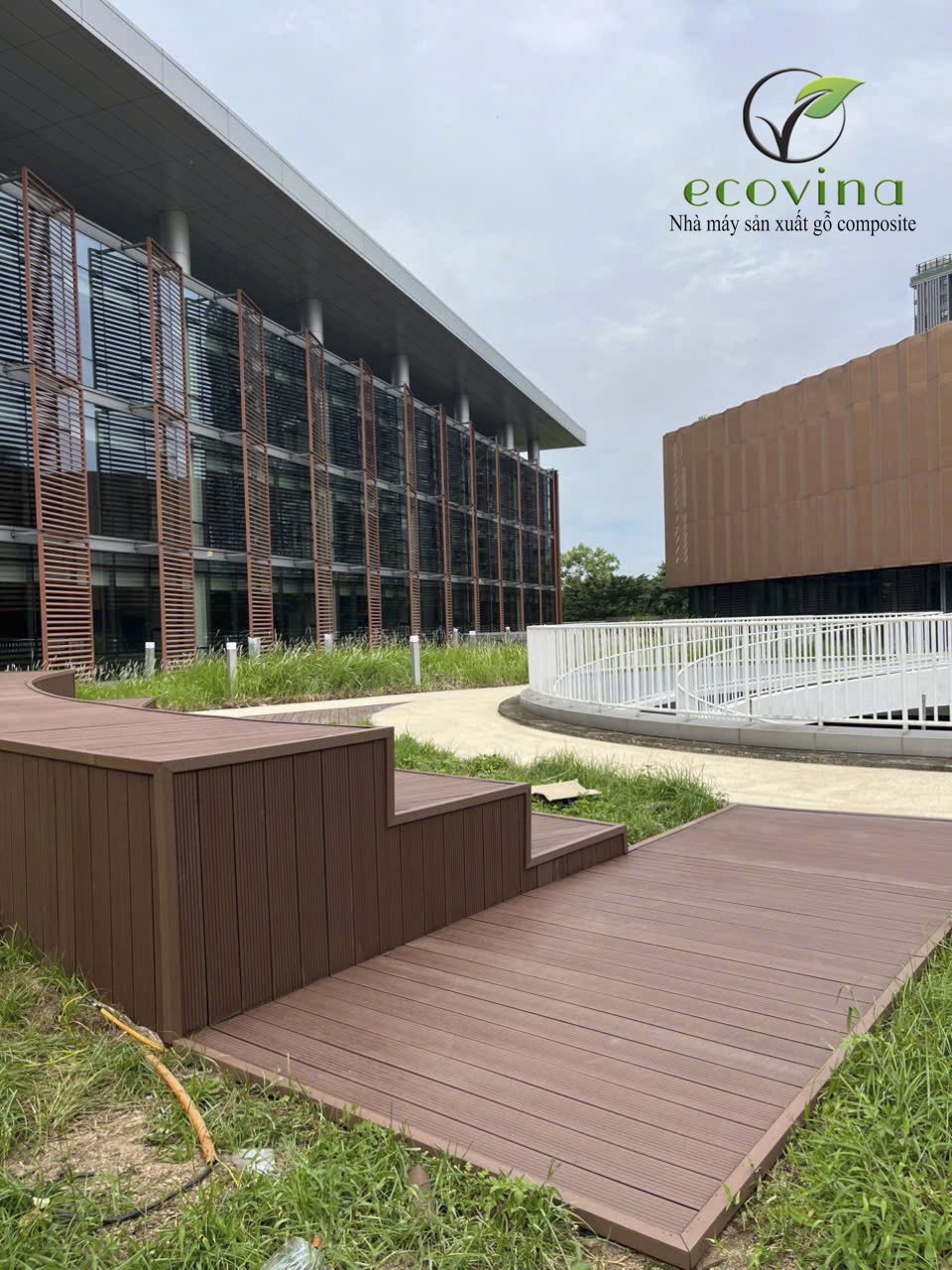 san go nhua Ecovina tai Ecopark Hung Yen 2