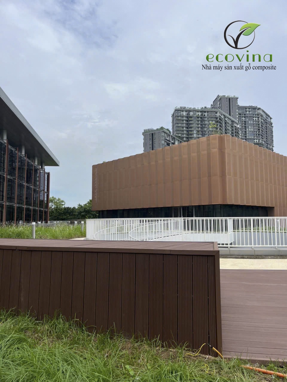 san go nhua Ecovina tai Ecopark Hung Yen 9